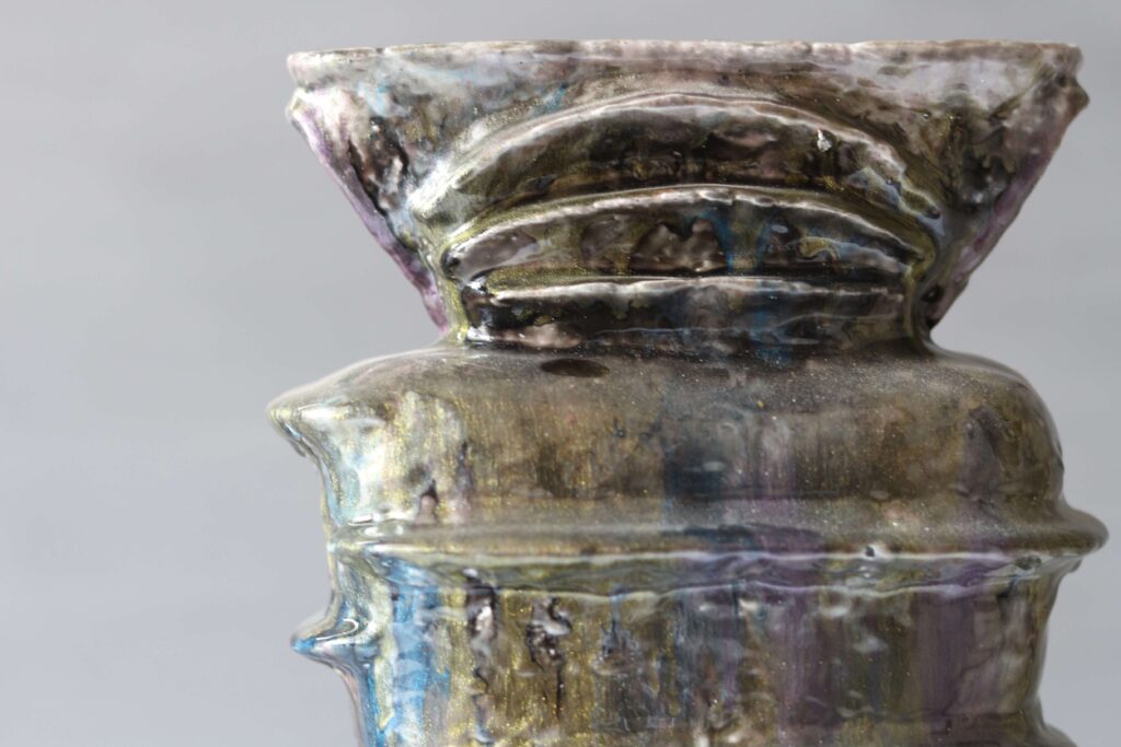 blue vase golden